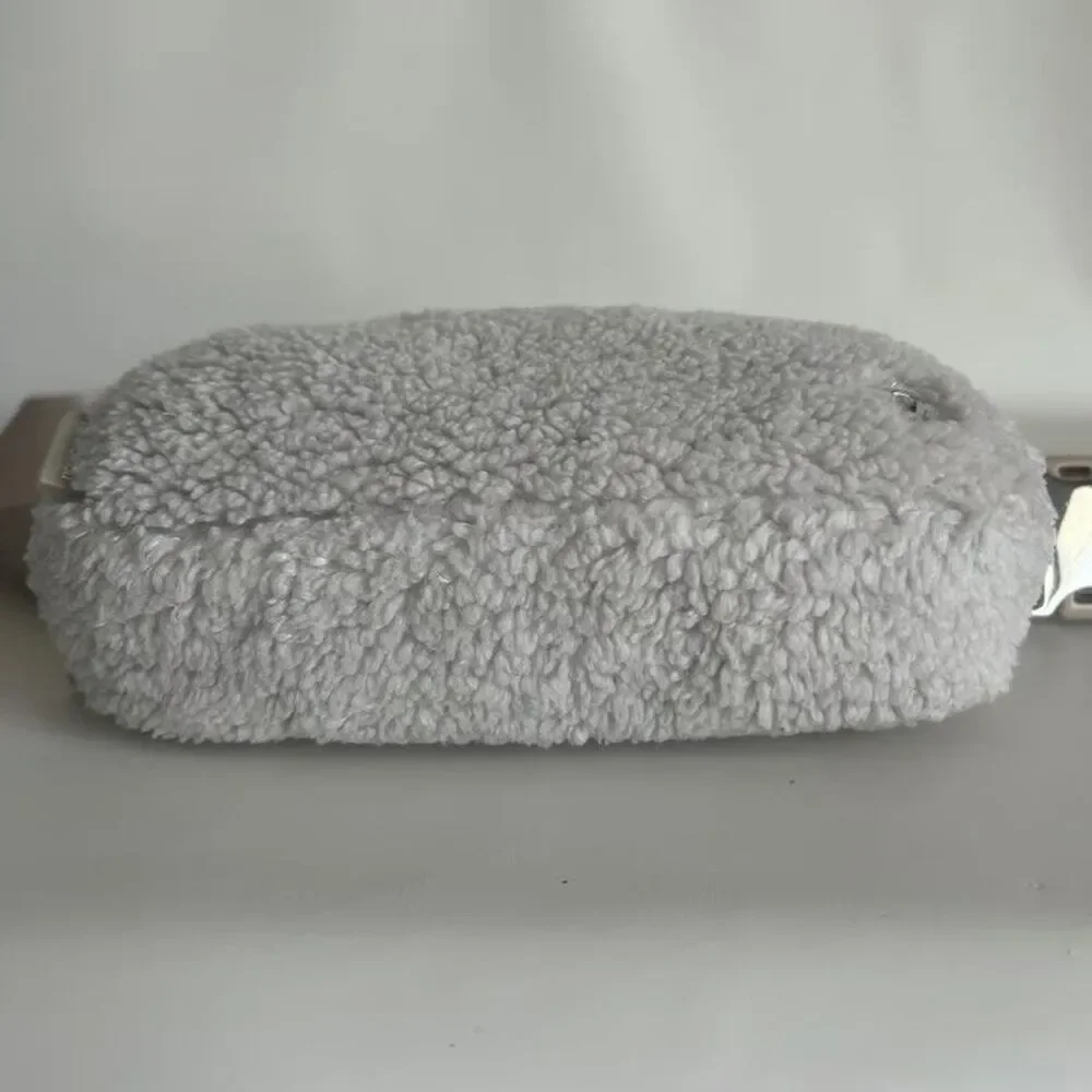 Lululemon Everywhere Belt Bag Sherpa Fleece White Ivory Tan Crossbody Fanny Pack